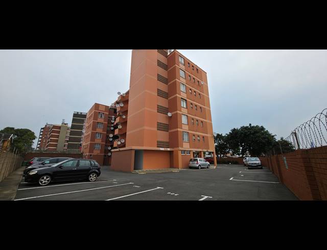 1.5 BEDROOM APARTMENT FOR SALE IN OVERPORT